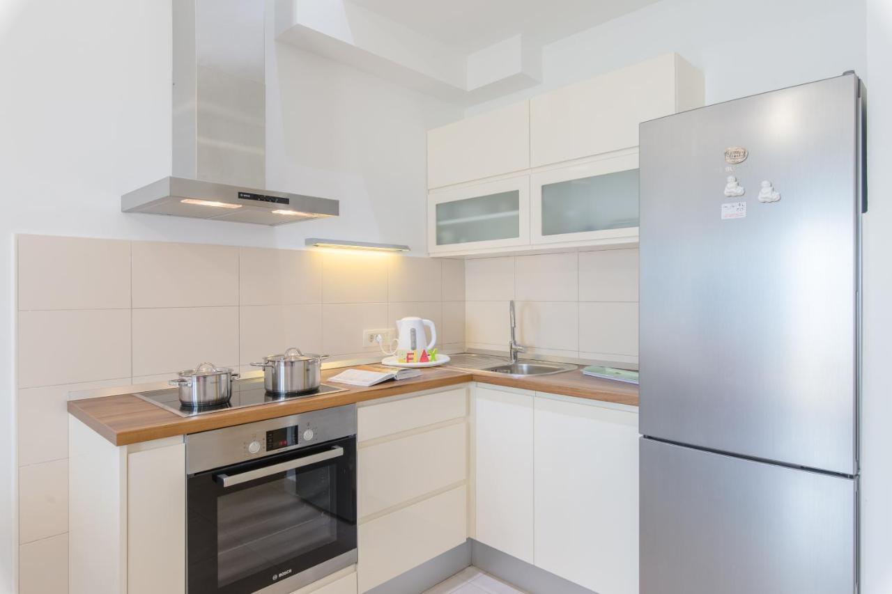 Apartments Kadenca オミシュ エクステリア 写真